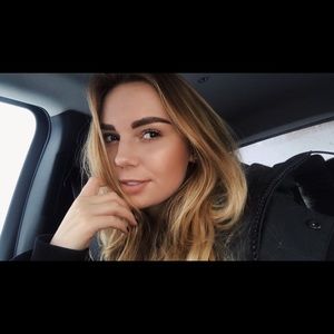 Meet your Posher, Elle